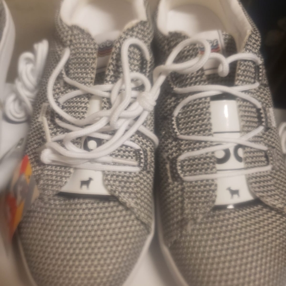 Goats Black and white sneakers 10.5 men's - Picture 4 of 5